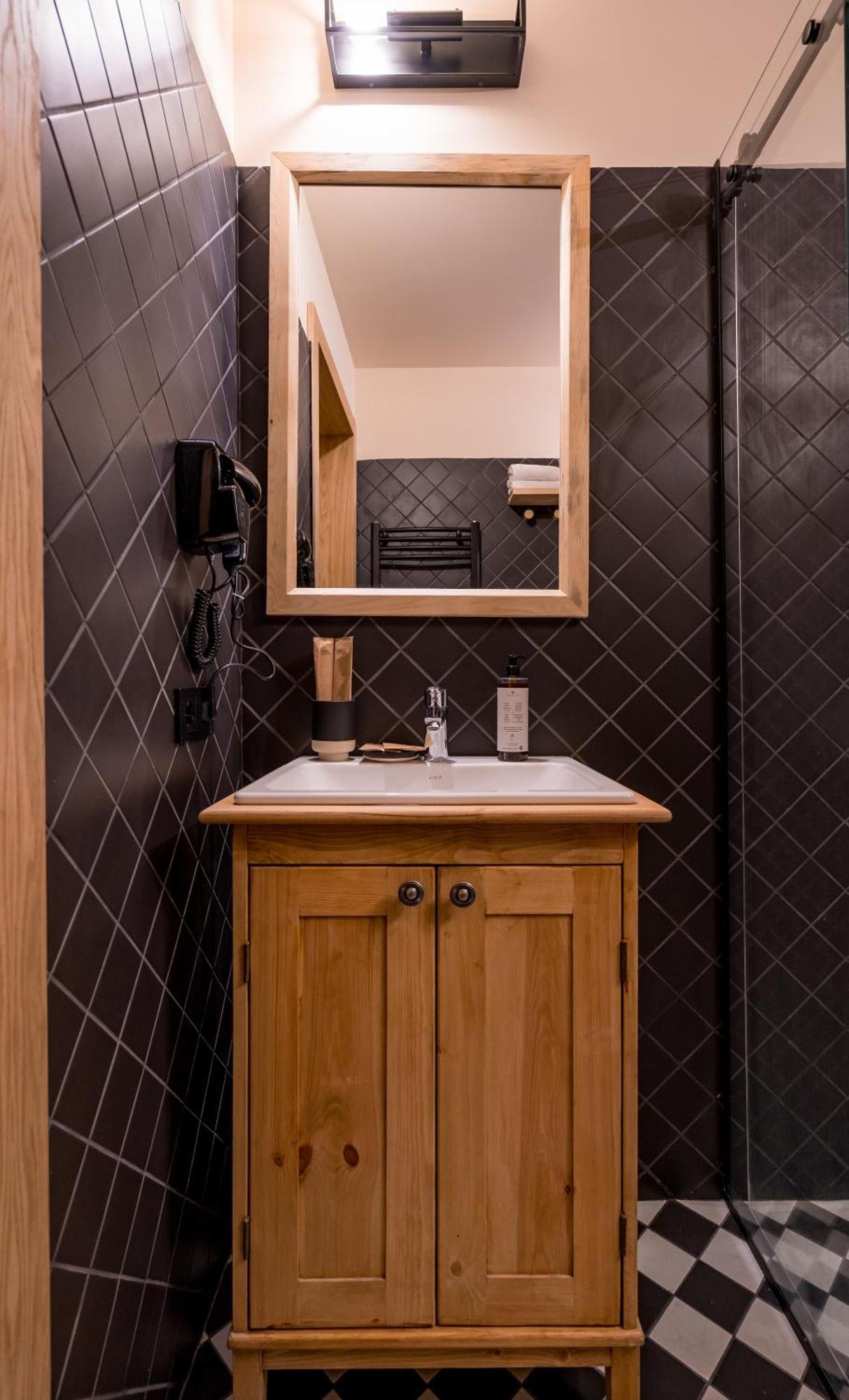 1740 Boutique Hotel Kazbegi מראה חיצוני תמונה