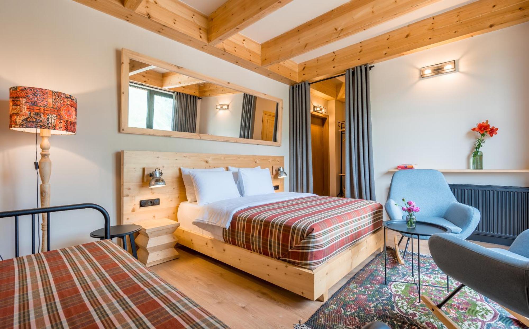 1740 Boutique Hotel Kazbegi מראה חיצוני תמונה