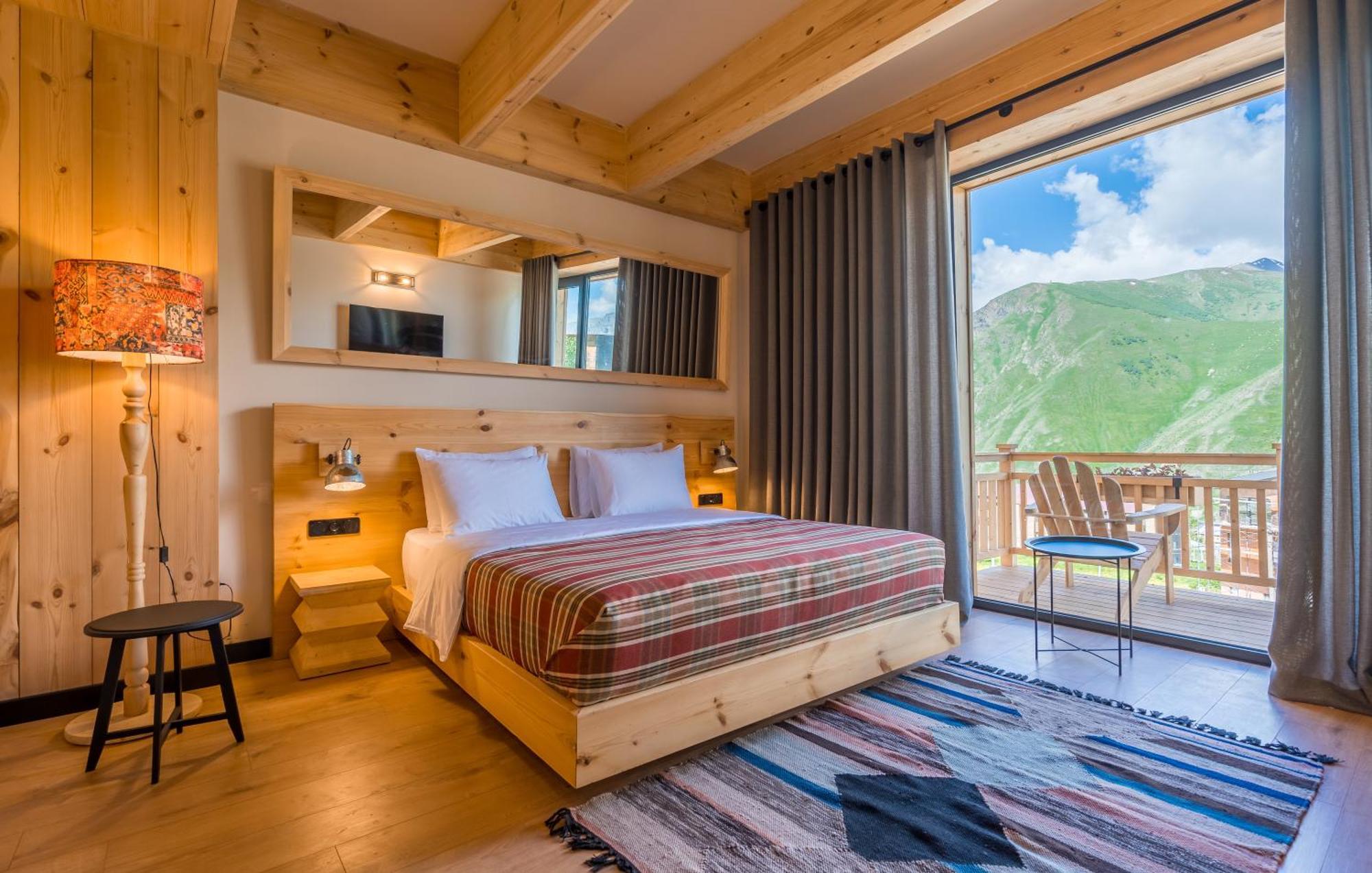 1740 Boutique Hotel Kazbegi מראה חיצוני תמונה