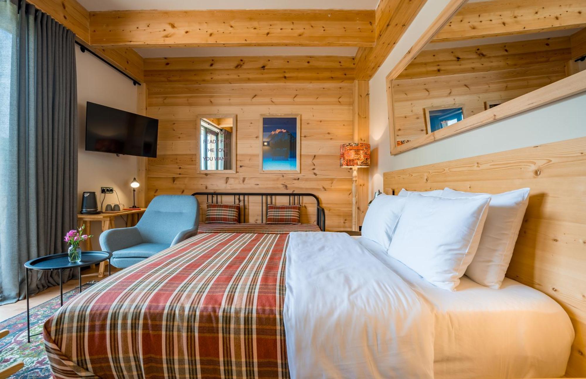 1740 Boutique Hotel Kazbegi מראה חיצוני תמונה